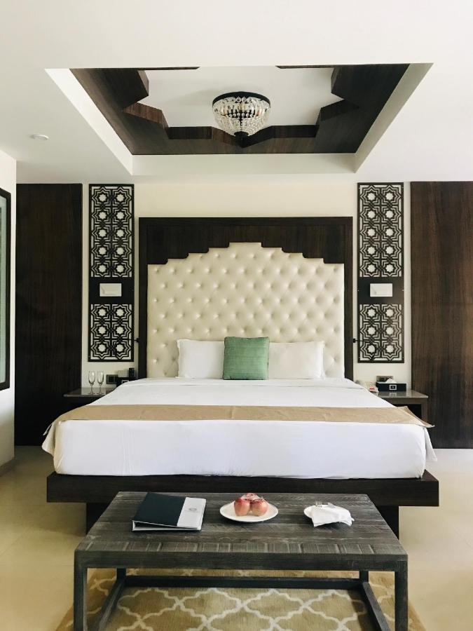 Silver Waves Resort & Spa - Daman Exterior photo