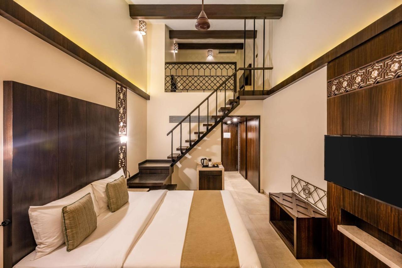 Silver Waves Resort & Spa - Daman Exterior photo